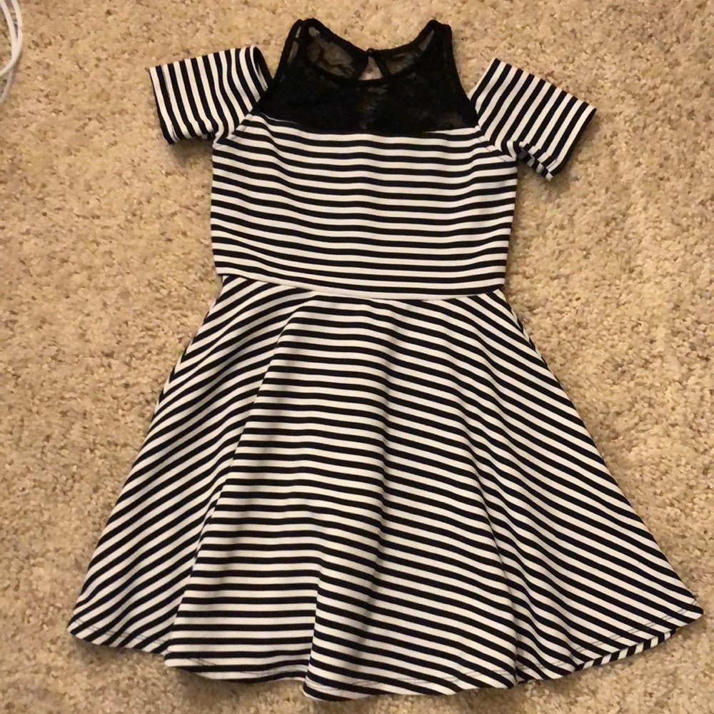 Girls Ava and Yelly Special Occasion Dress Size 8
